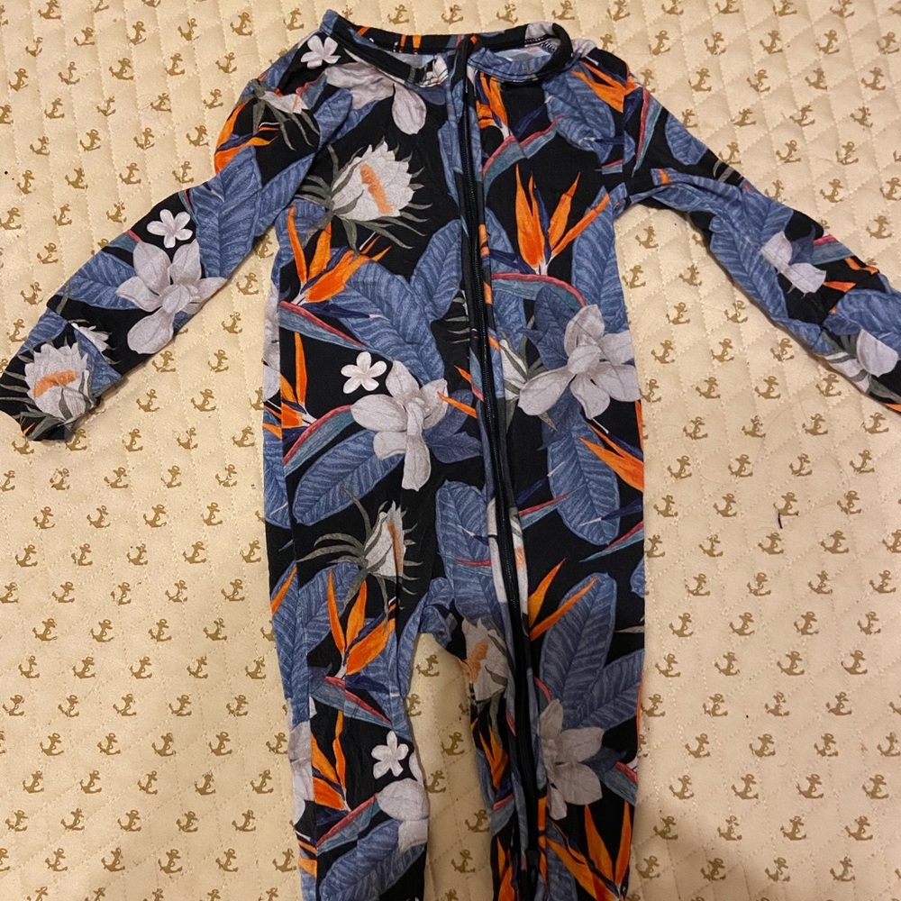 Muse threads footie